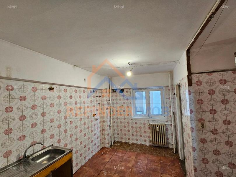 Romana Apartament 4 camere, 2 balcoane